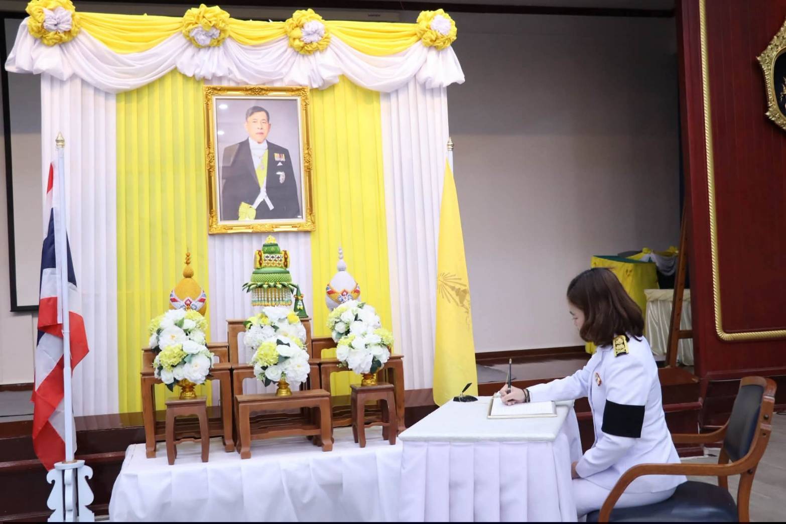 title - นางสาวอมรรัตน์ แขวงโสภา ปฏิรูปที่ดินจังหวัดพระนครศรีอยุธยา ปฏิบัติหน้าที่ในตำแหน่งผู้อำนวยการศูนย์ส่งเสริมและพัฒนาอาชีพเสริมนอกภาคการเกษตร(ศพส.) เป็นประธานในพิธีถวายสัตย์ปฏิญาณเพื่อเป็นข้าราชการที่ดีและพลังของแผ่นดิน เนื่องในโอกาสมหามงคลเฉลิมพระชนมพรรษา พระบาทสมเด็จพระปรเมนทรรามาธิบดีศรีสินทร มหาวชิราลงกรณ พระวชิรเกล้าเจ้าอยู่หัว 28 กรกฎาคม 2569
